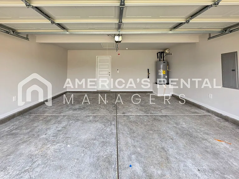 1028 John Ave — Photo 33