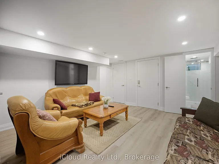 23 Swanhurst Blvd #B — Photo 6