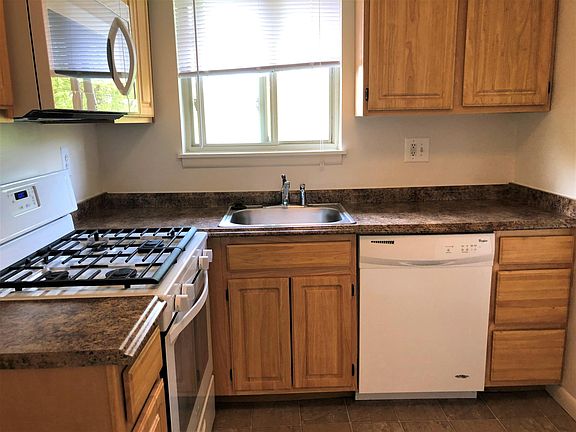 5th image of 301 Stevens Cir APT 3A