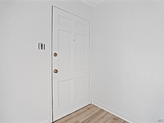 5th image of 1805 Sussex St