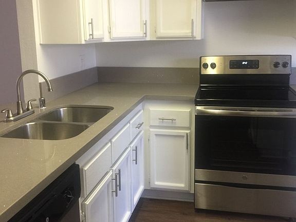 2nd image of 380 N Catalina Ave #130