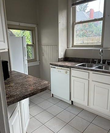 5th image of 108 Bradford St