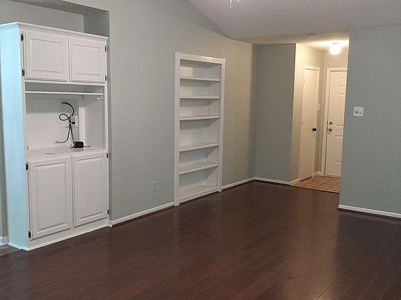 5th image of 1108 Lee St
