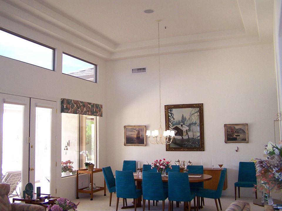 Soaring cielings in the bright immaculate living area. 