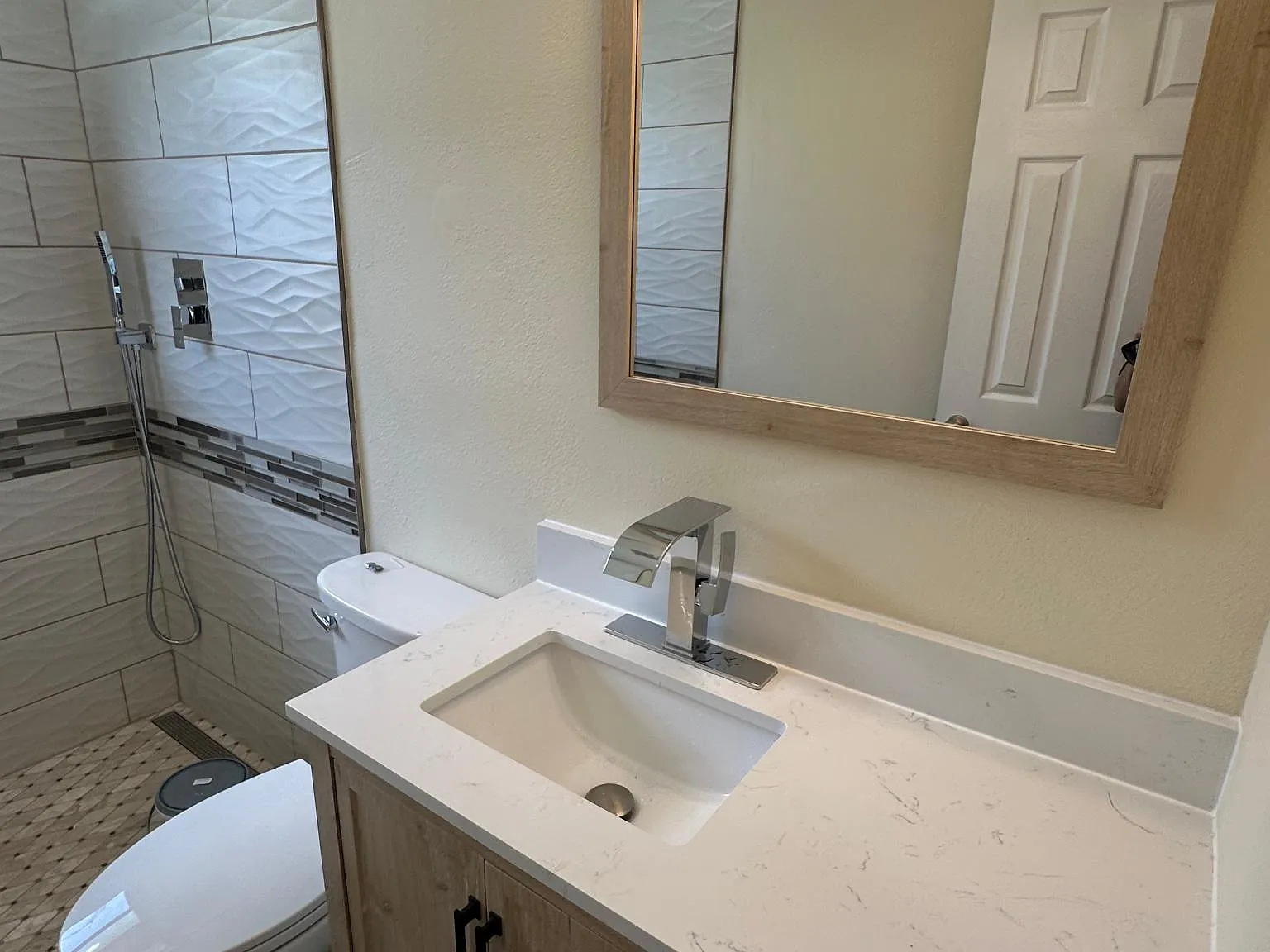 2 bed, 950 sqft, $2,000 — Photo 1