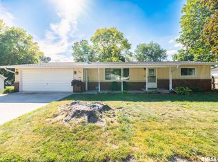 603 S Linden St, Delavan, IL 61734