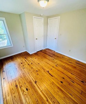 4th image of 6 Commercial Ave