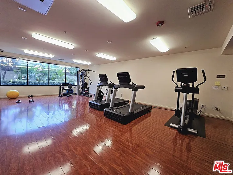 311 S Gramercy Pl #201 — Photo 9
