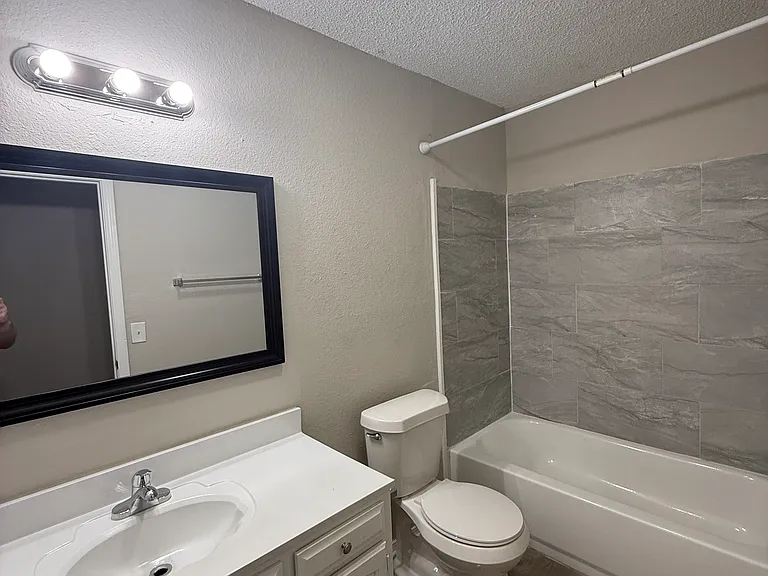 1110 W Birmingham Pl — Photo 17