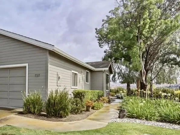 737 Helen Dr, Hollister, CA 95023