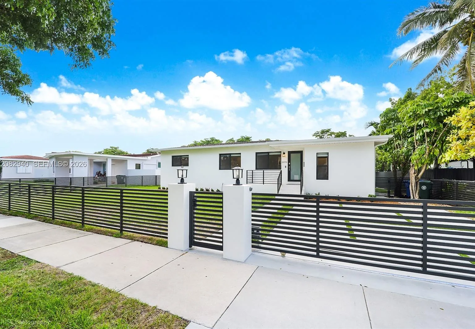 Calvert Manors — Photo 1