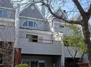 104 S 37th St #5, Oak Lawn, IL 60453