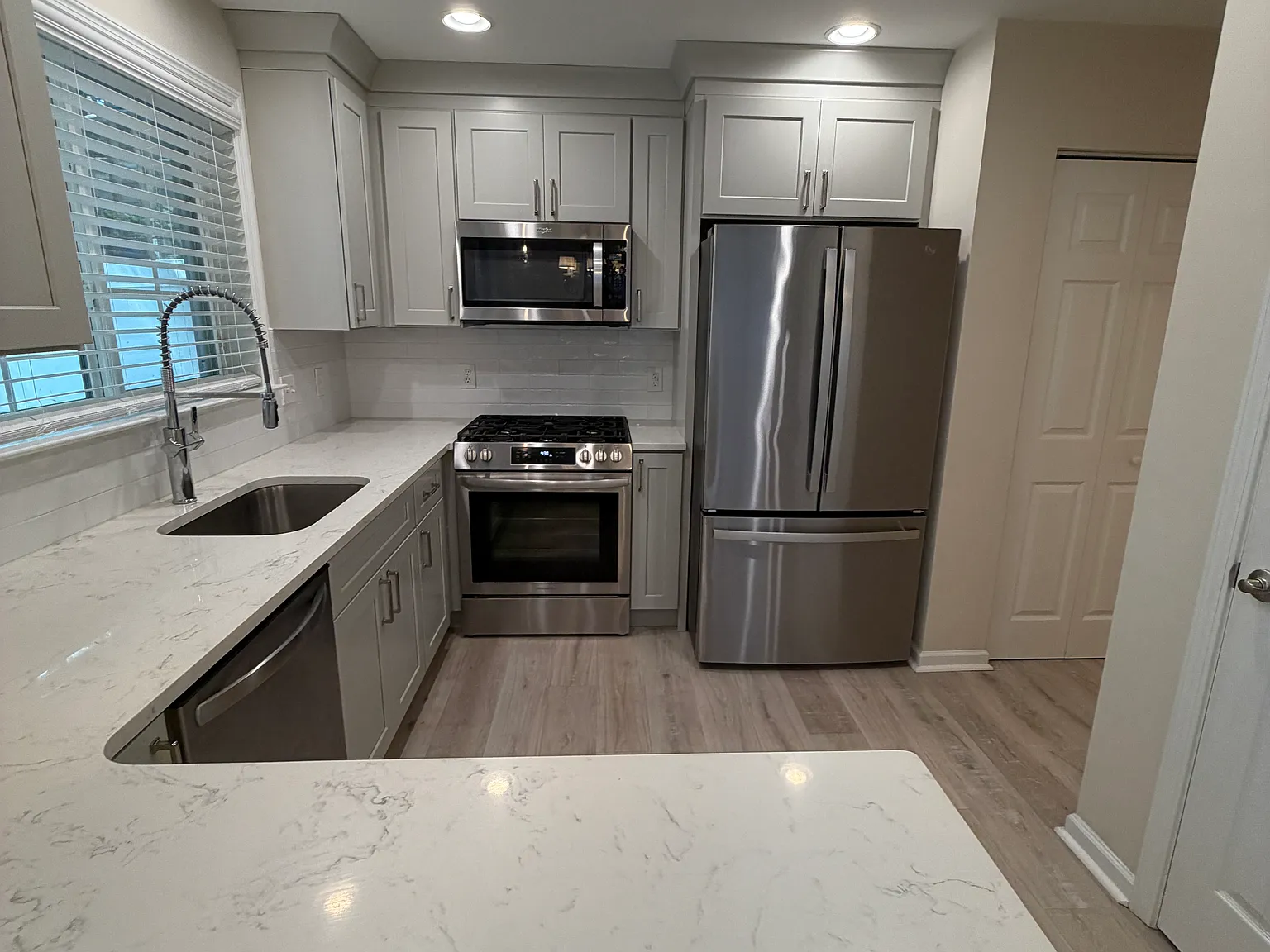 3 bed, 2.5 bath, 1386 sqft, $2,300 — Photo 3