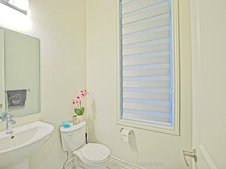 19 Marigold Blvd — Photo 14