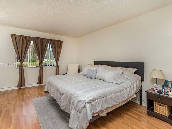 4th image of 401 Lakeview Dr APT 105