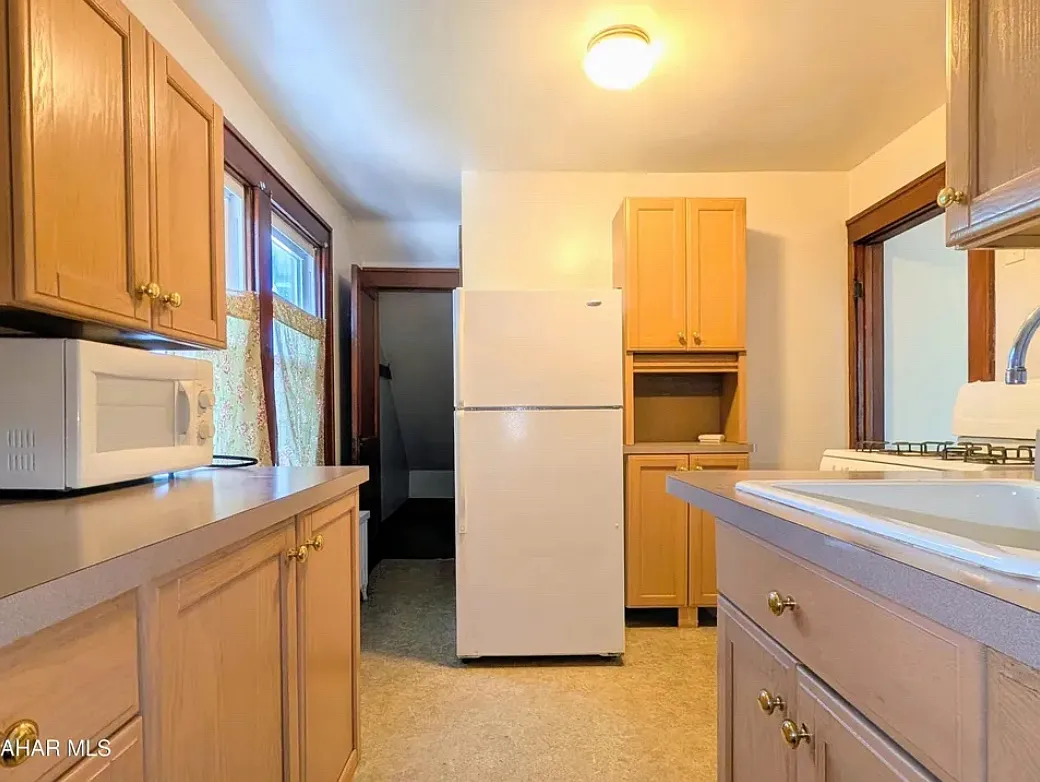 2 bed, 800 sqft, $900 — Photo 3