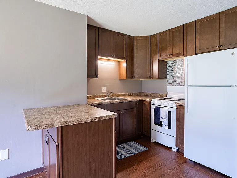 Little Canada, MN Montreal Courts | 01A | Kitchen