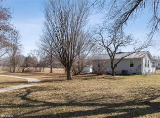 4150 Jackson Dr NW, Cedar Rapids, IA 52405