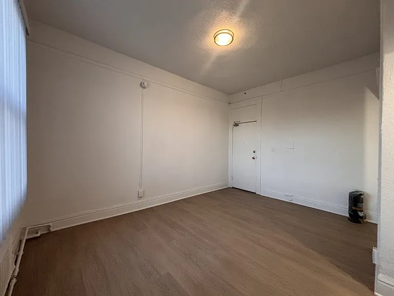 1315 S Flower St — Photo 21