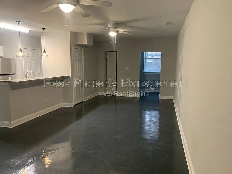 220 E Marshall St #C — Photo 8