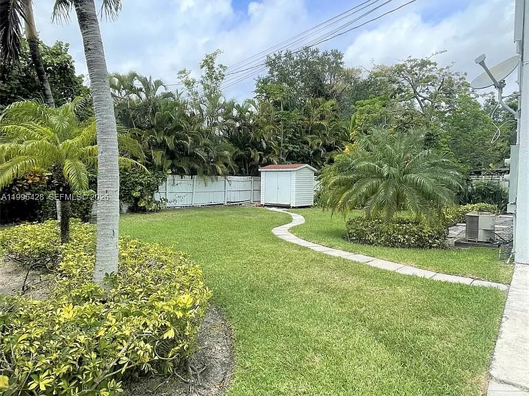 5116 SW 57th Ave #A — Photo 5