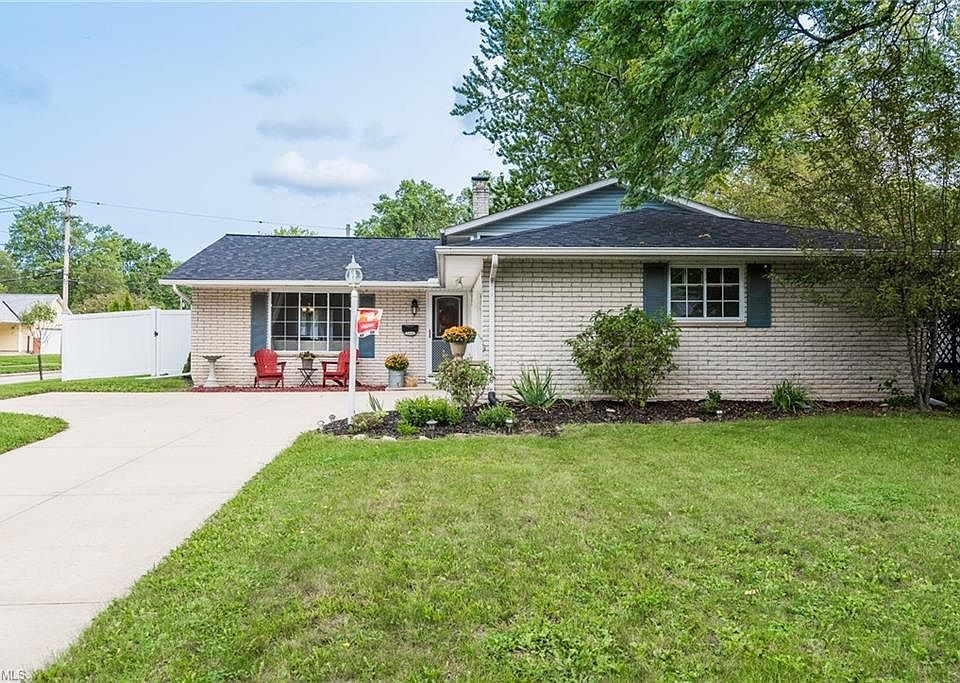 1st image of 24040 Noreen Dr