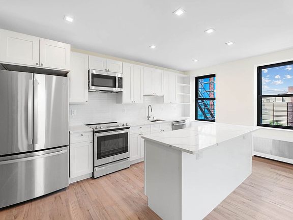 3rd image of 101 E 116th St Unit 603