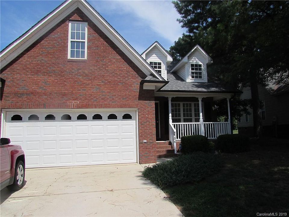 1st image of 436 Riverwalk Dr