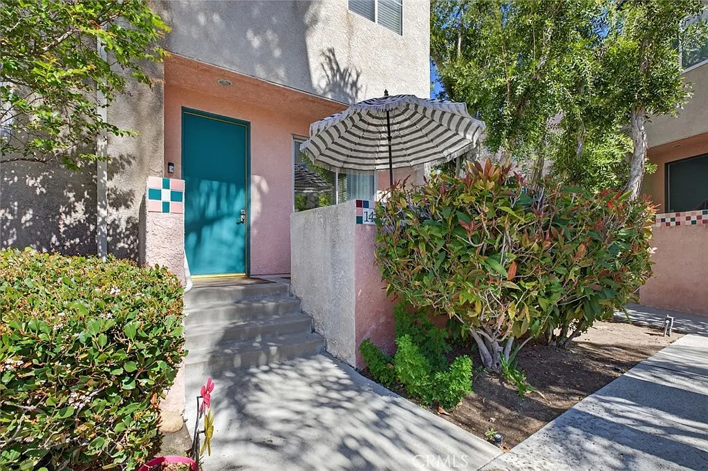 13901 Olive View Ln Unit 14 photo 1