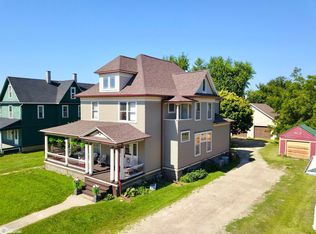 1137 West St, Grinnell, IA 50112