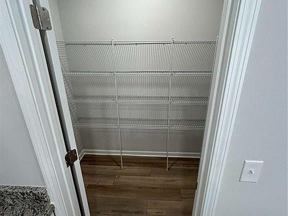 5th image of 4 Stonebrook Dr