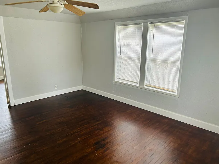 216 NE 4th St #218 — Photo 6
