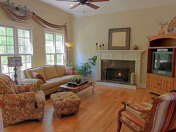 3rd image of 101 Dunn Ross Ct
