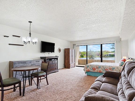 3rd image of 4286 Pinehurst Circle #A-2