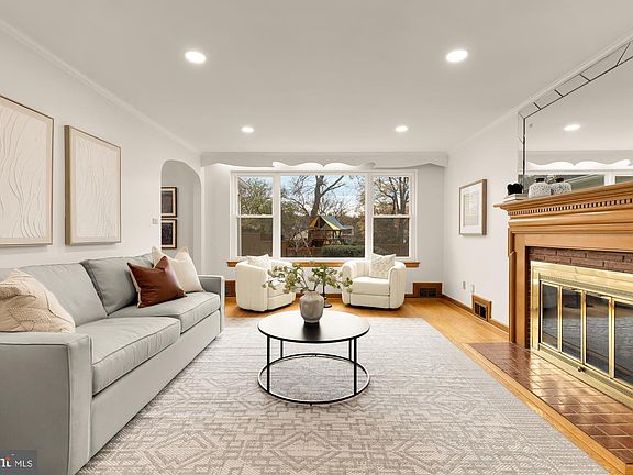 3rd image of 1102 Dale Dr