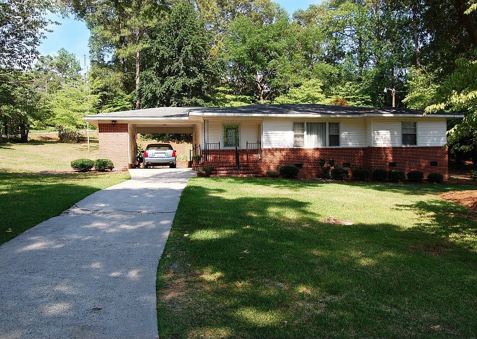 1st image of 504 Lakeshore Dr