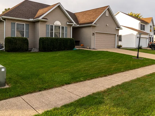 1506 Willow Dr, Washington, IL 61571