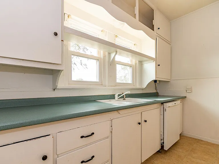 4102 W Sundown Ln — Photo 8