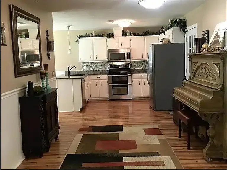 67 Carolina Dr — Photo 4