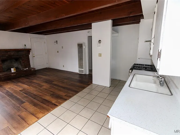 436 W Mojave Blvd — Photo 8