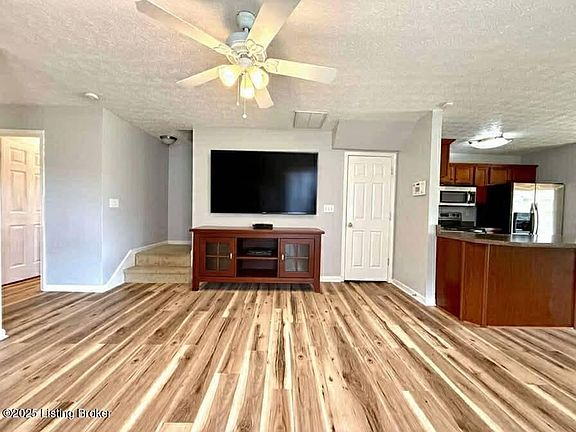 4th image of 5929 Dewitt Dr