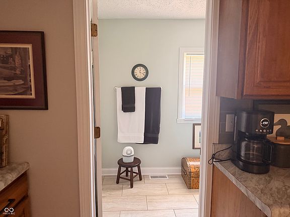 3rd image of 442 S Kentucky St