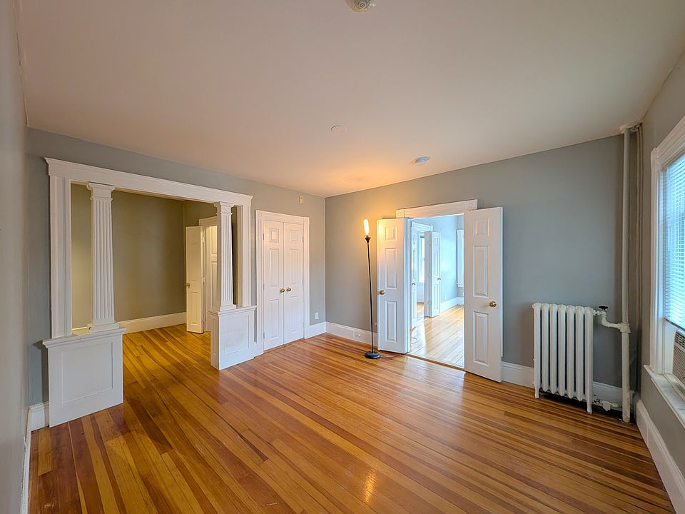 1st image of 111 Woodstock St APT 3