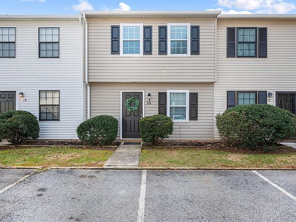 2nd image of 15 Countryplace Ln