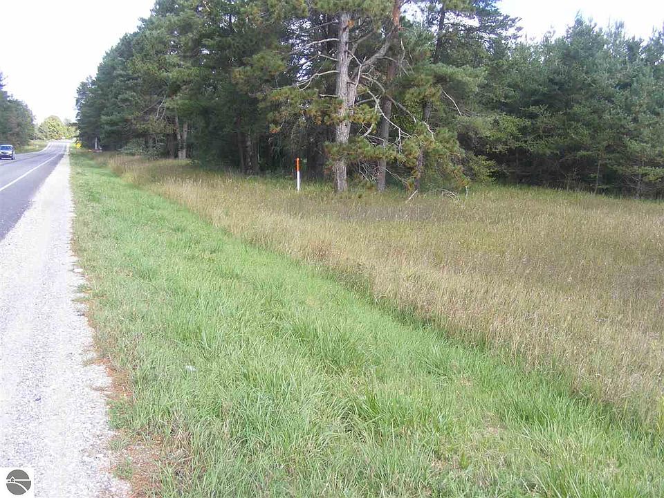 1st image of 2285 S Mackinaw Trl