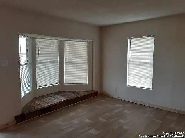 1114 S Loop 1604 E — Photo 3