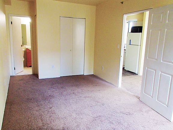 Bedroom Pic 1