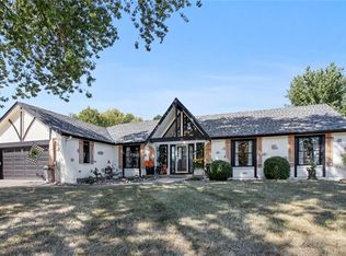 3513 NW Applewood Ct, Blue Springs, MO 64015