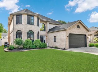 4823 W 106th St, Oak Lawn, IL 60453