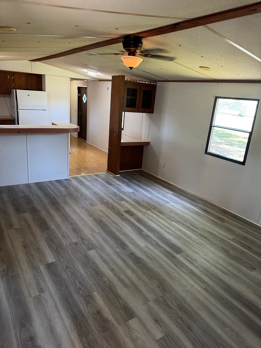 Building Photo - 1403 River Rd #91
